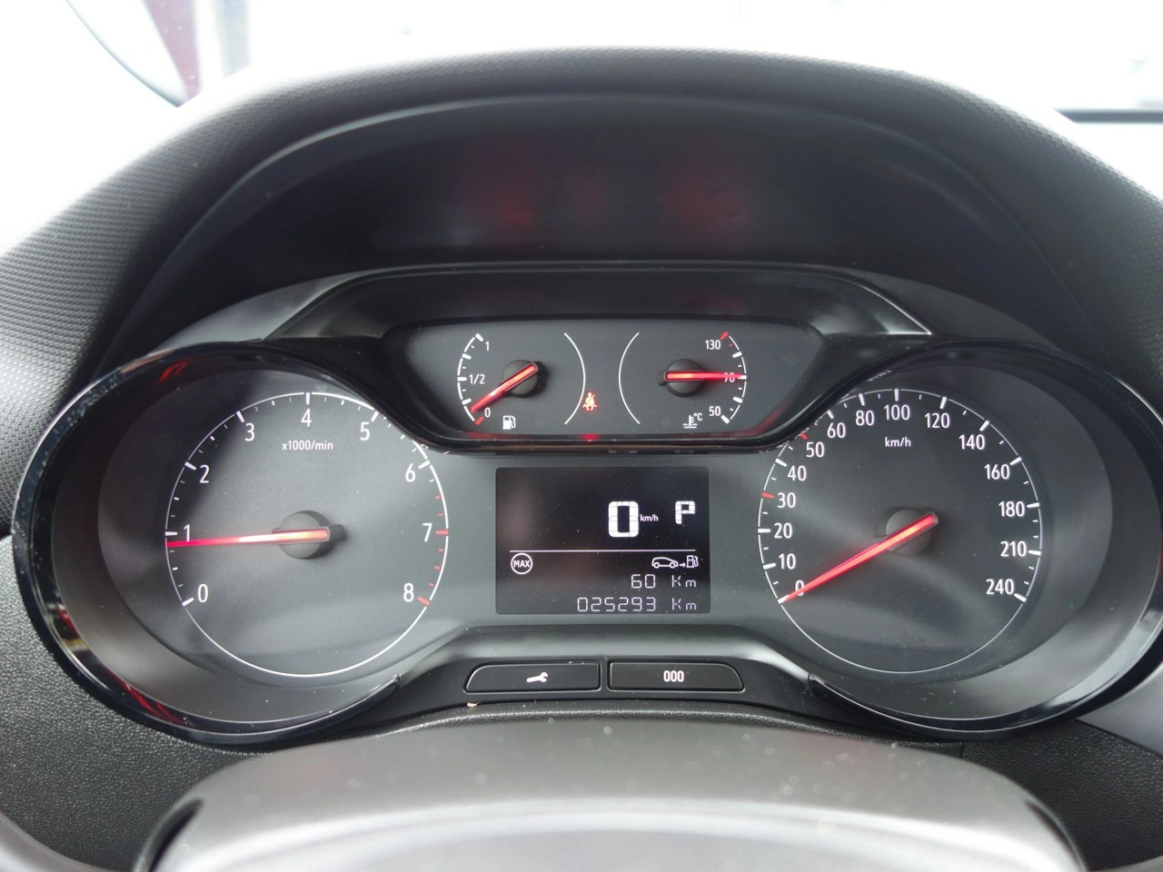 Opel Crossland X - Zdjęcie 30