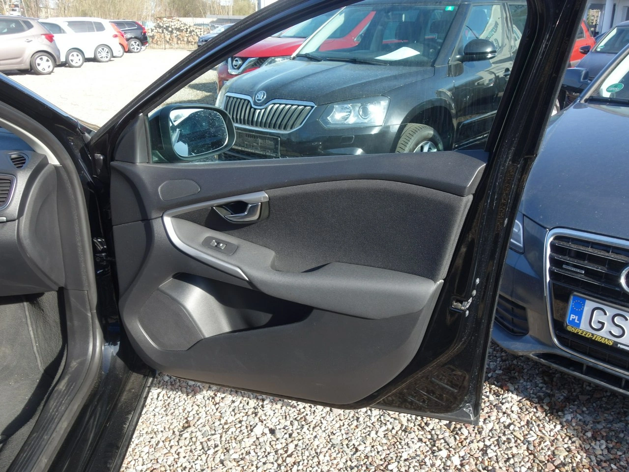 Volvo V40 - Zdjęcie 11