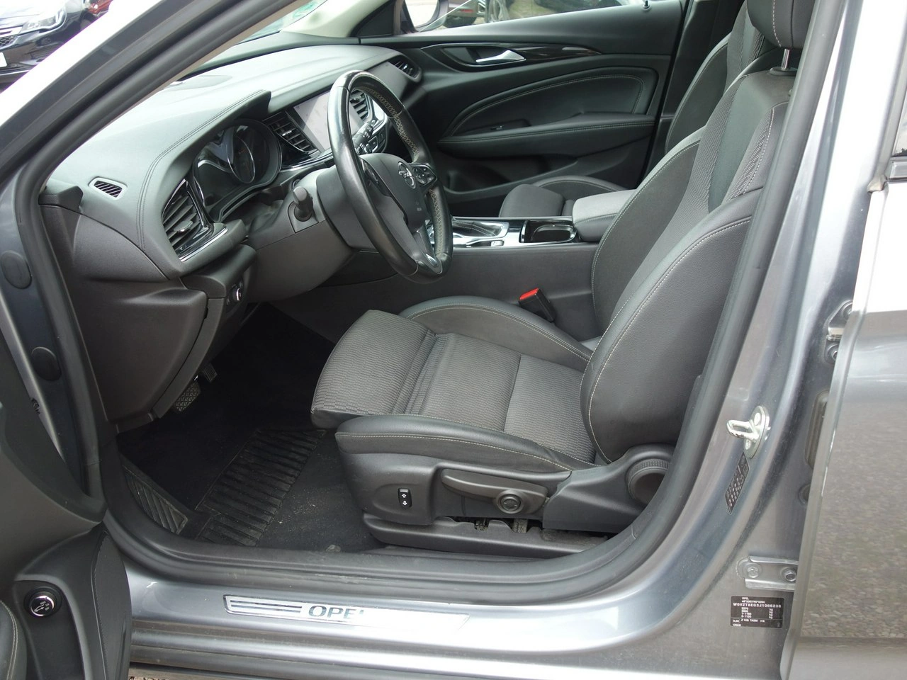 Opel Insignia - Zdjęcie 10