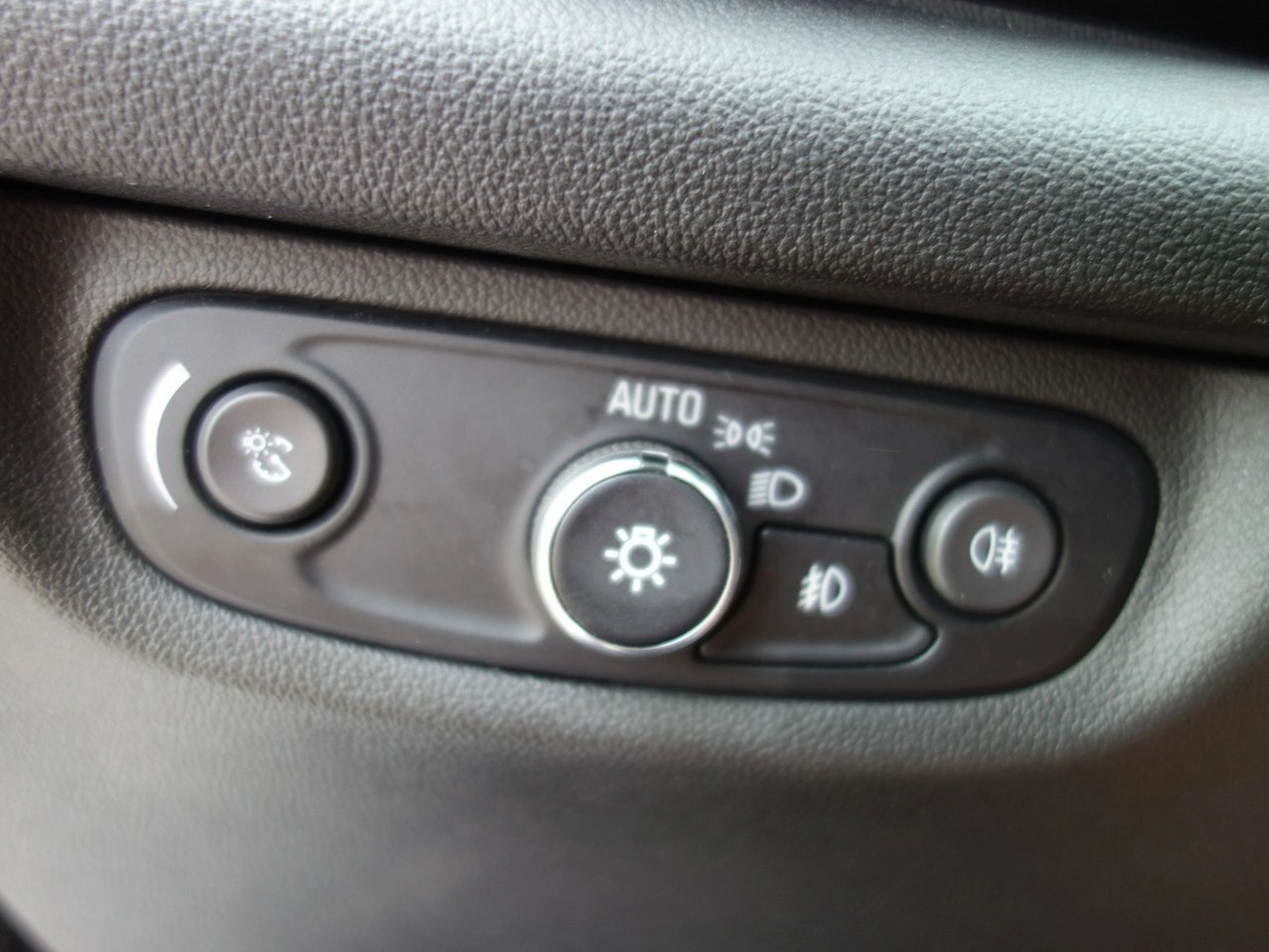 Opel Insignia - Zdjęcie 13