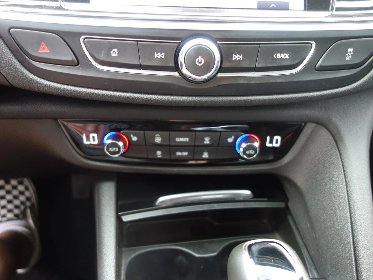 Opel Insignia - Zdjęcie 15