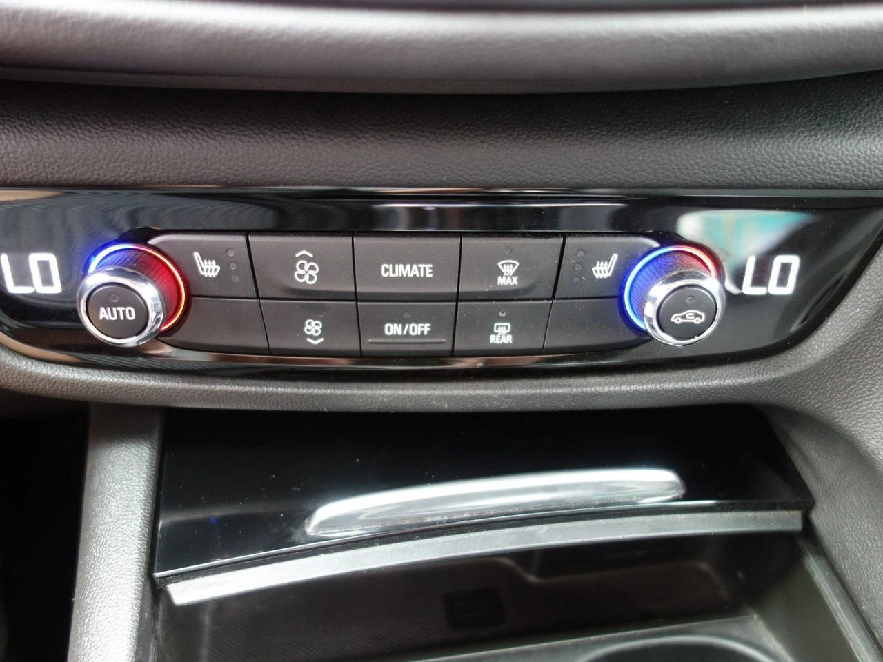 Opel Insignia - Zdjęcie 16