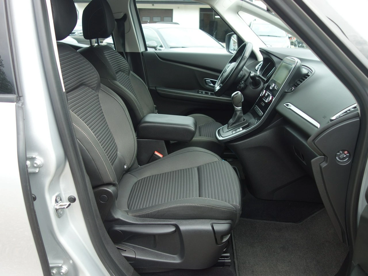 Renault Scenic - Zdjęcie 13