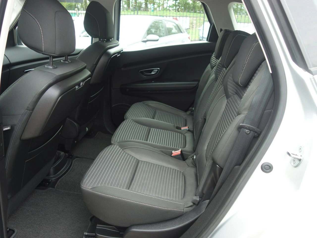 Renault Scenic - Zdjęcie 9