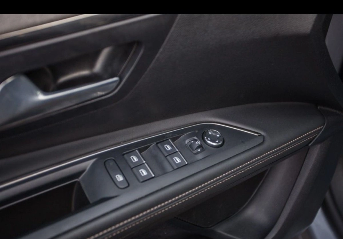 Peugeot 5008 - Zdjęcie 12