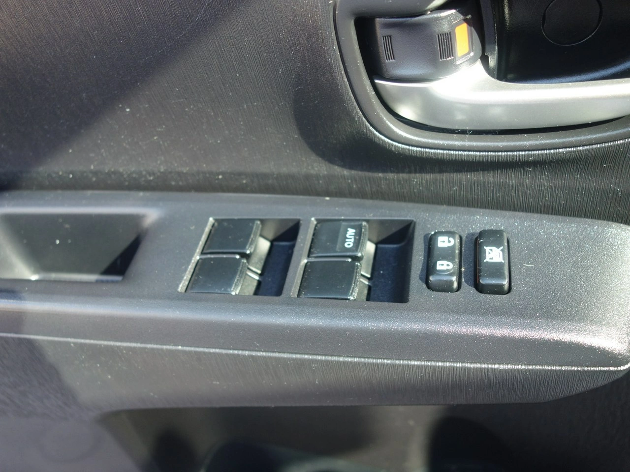 Toyota Yaris - Zdjęcie 12