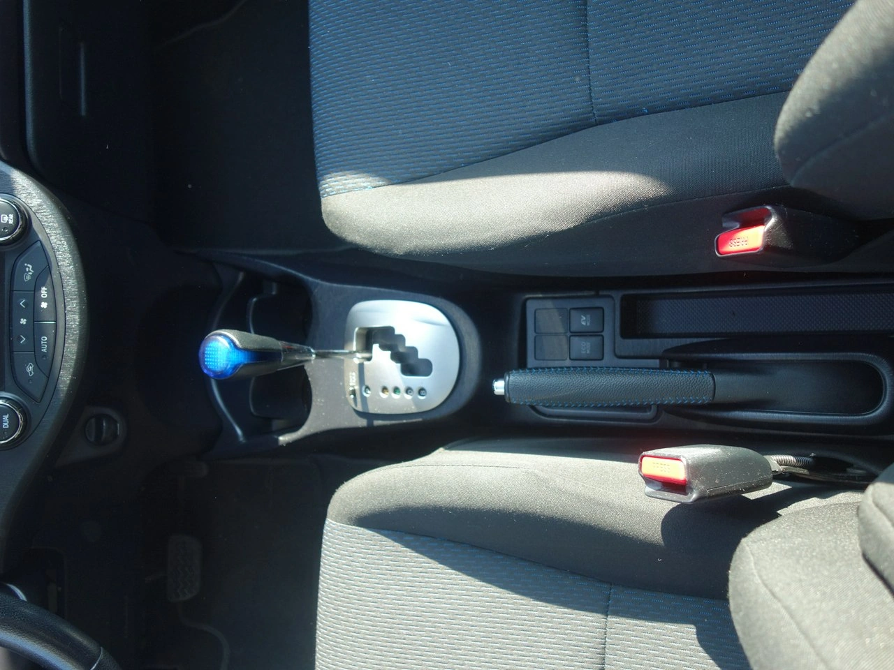 Toyota Yaris - Zdjęcie 15