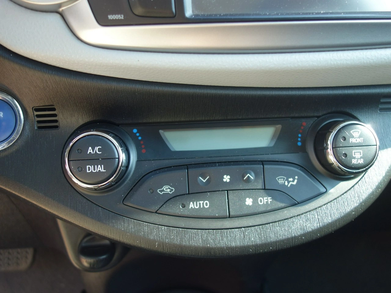 Toyota Yaris - Zdjęcie 18