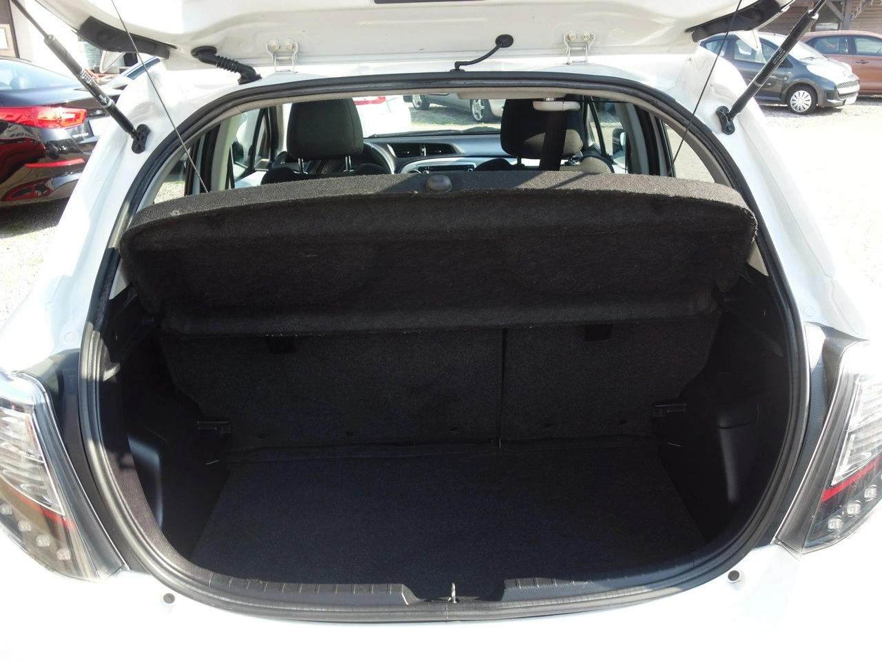 Toyota Yaris - Zdjęcie 6