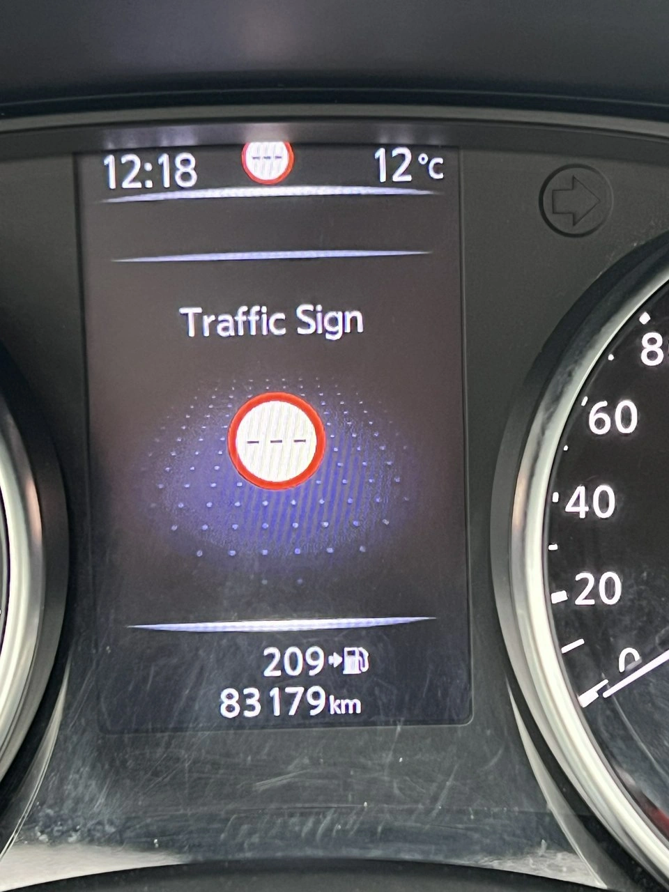 Nissan Qashqai - Zdjęcie 17