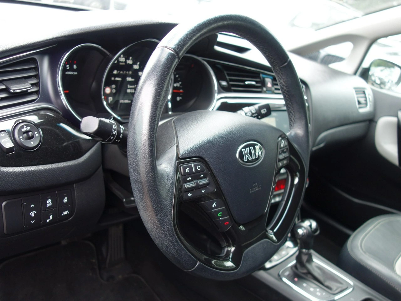 Kia Ceed - Zdjęcie 30