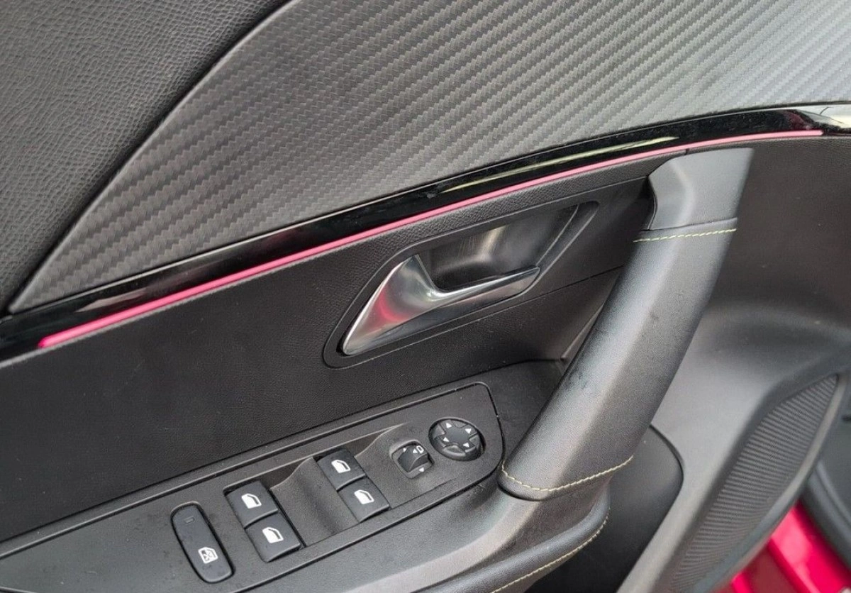 Peugeot 2008 - Zdjęcie 12