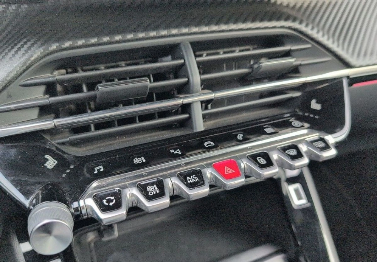 Peugeot 2008 - Zdjęcie 16