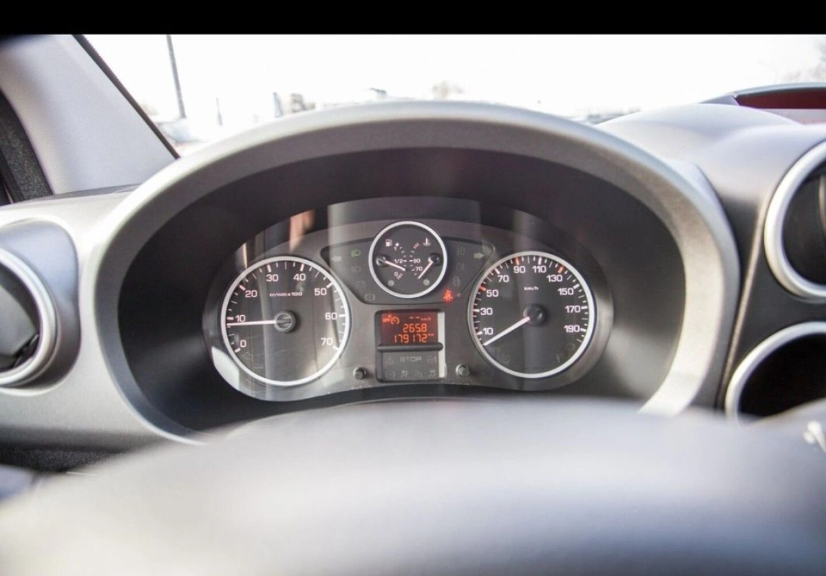 Peugeot Partner - Zdjęcie 15