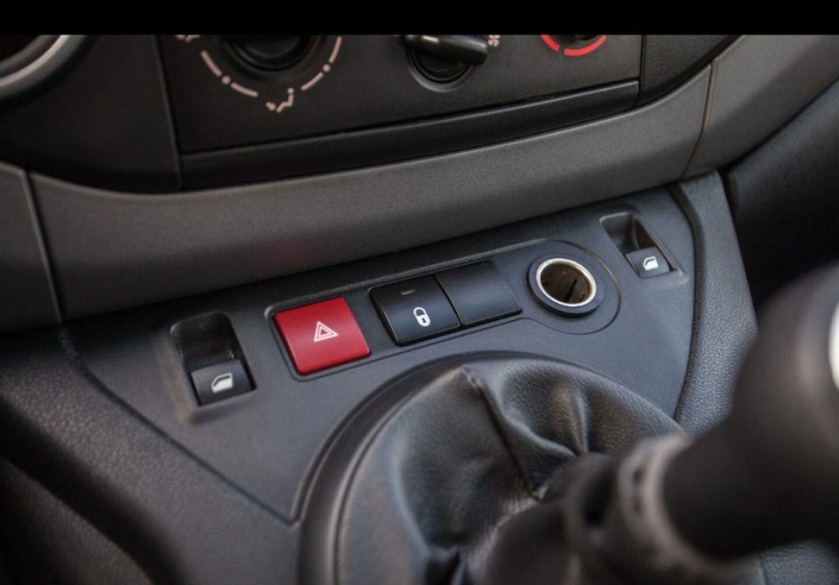 Peugeot Partner - Zdjęcie 16