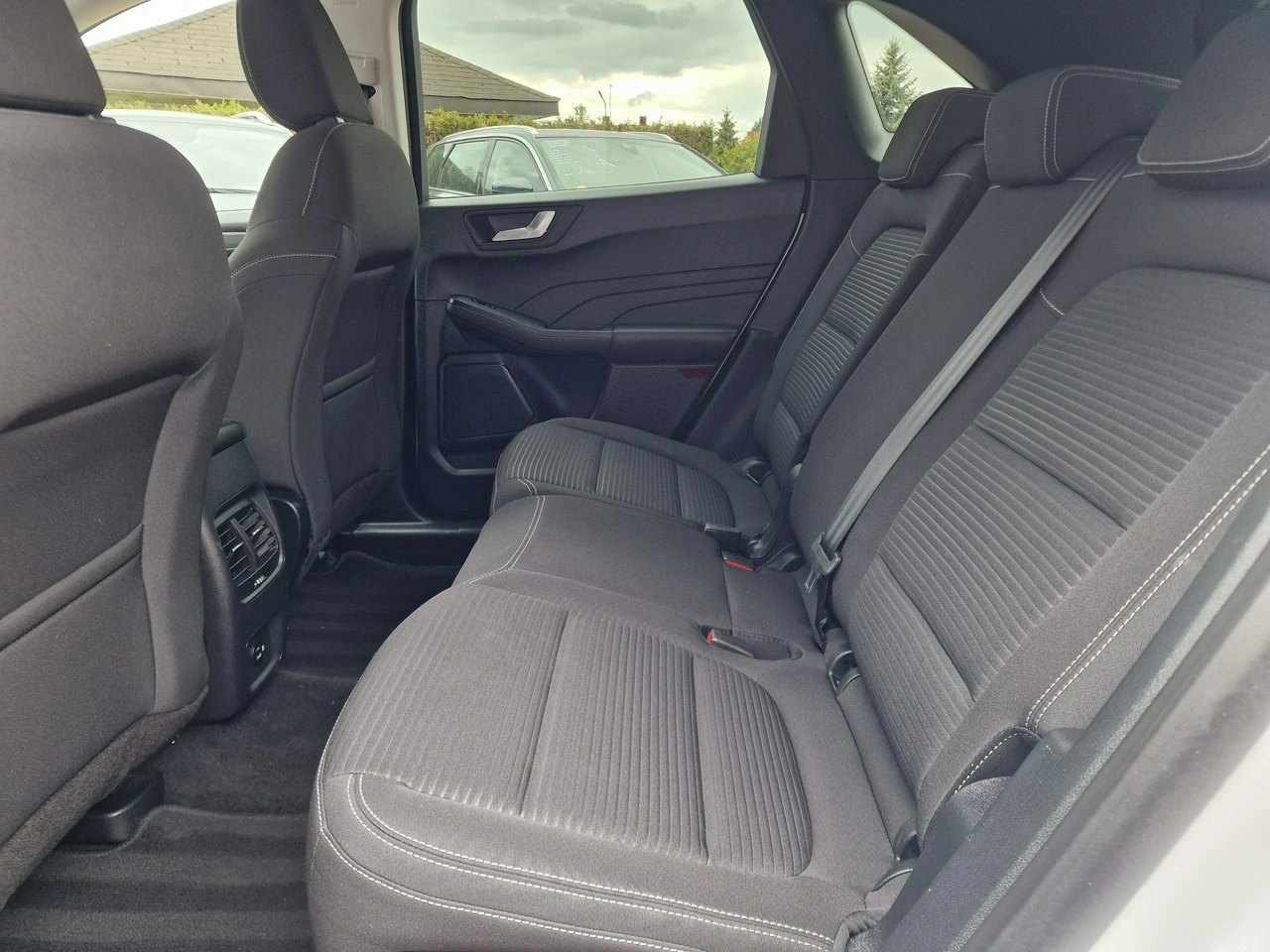 Ford Kuga - Zdjęcie 14