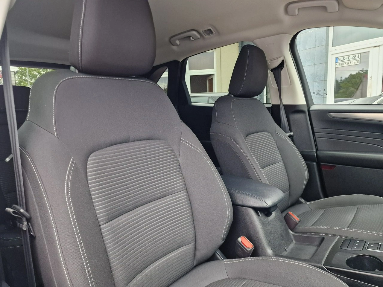 Ford Kuga - Zdjęcie 17