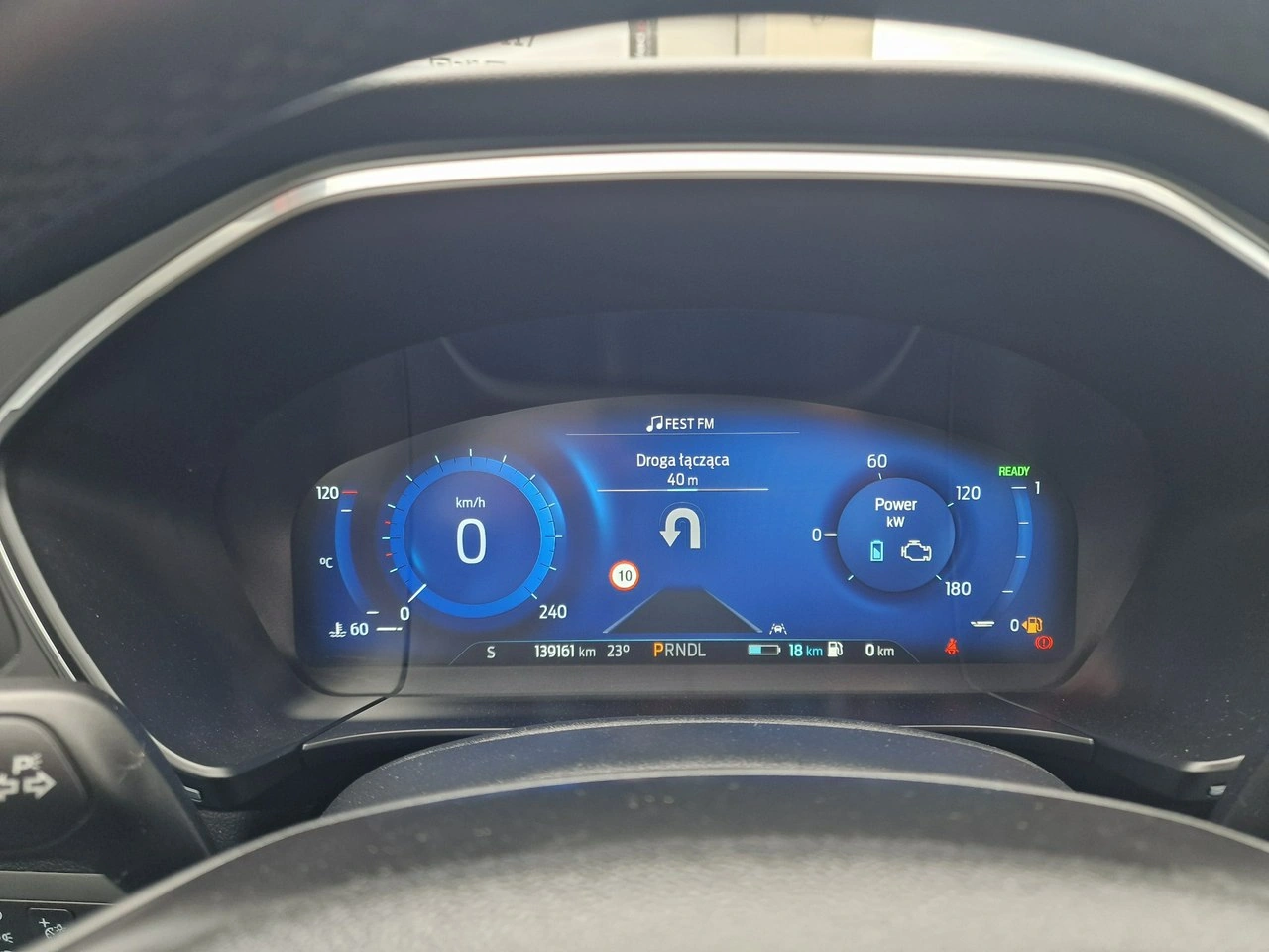 Ford Kuga - Zdjęcie 27