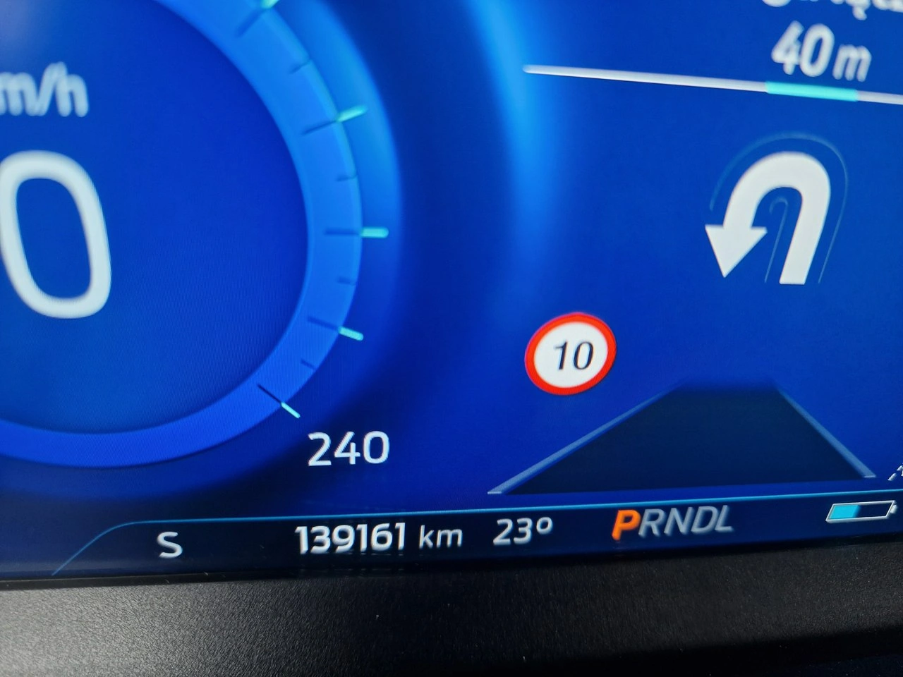 Ford Kuga - Zdjęcie 27