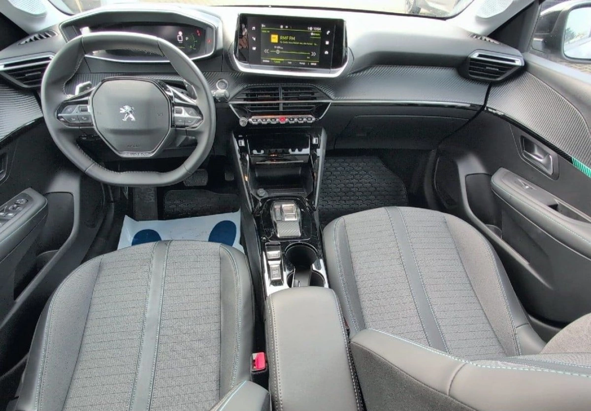 Peugeot 208 - Zdjęcie 8