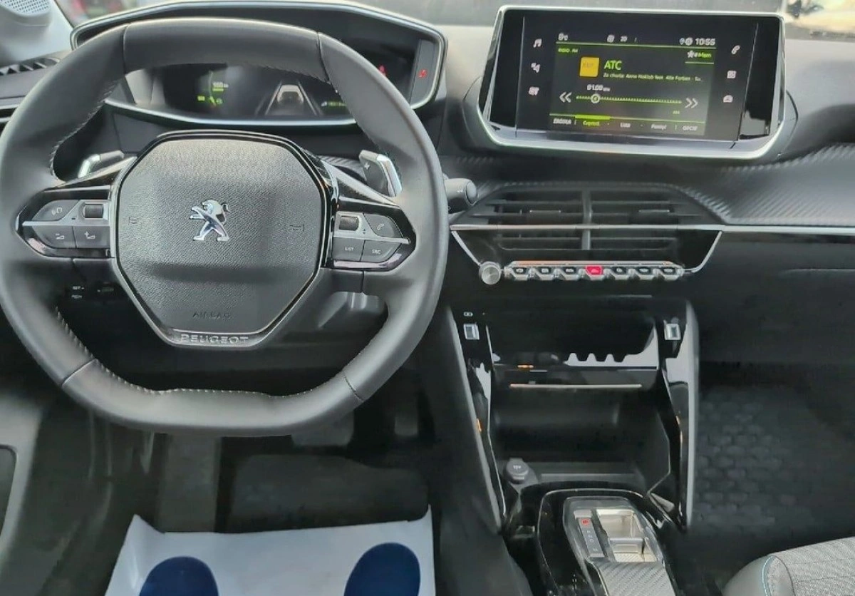 Peugeot 208 - Zdjęcie 11