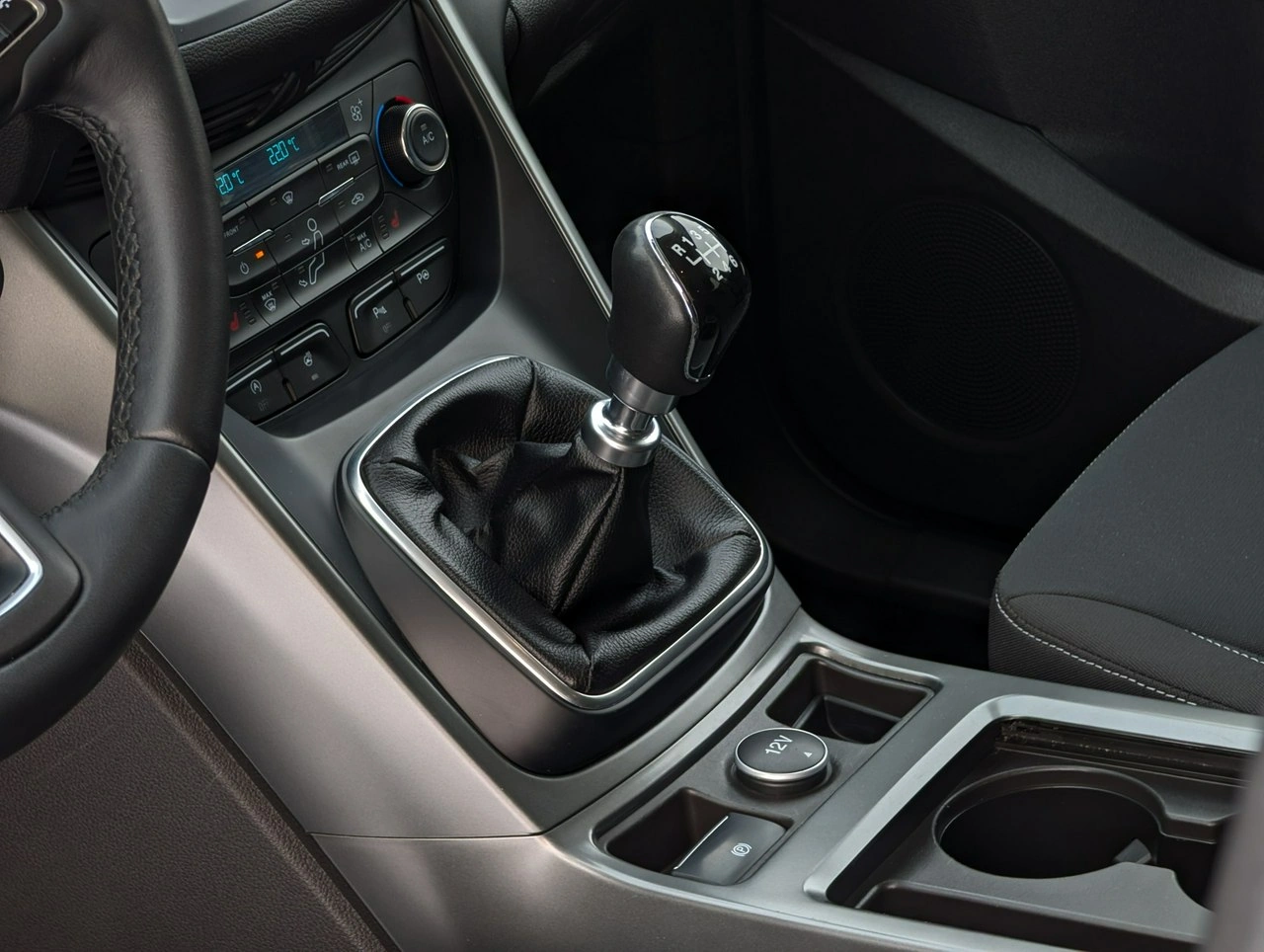 Ford Kuga - Zdjęcie 24