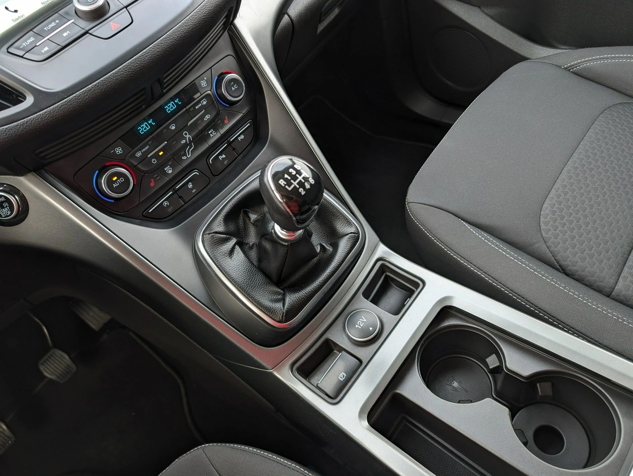 Ford Kuga - Zdjęcie 36