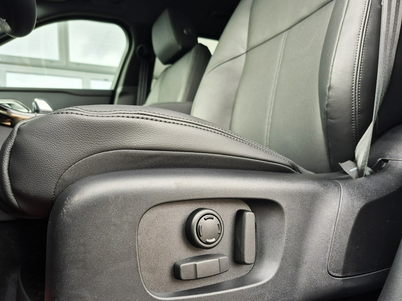 Land Rover Range Rover Velar - Zdjęcie 21