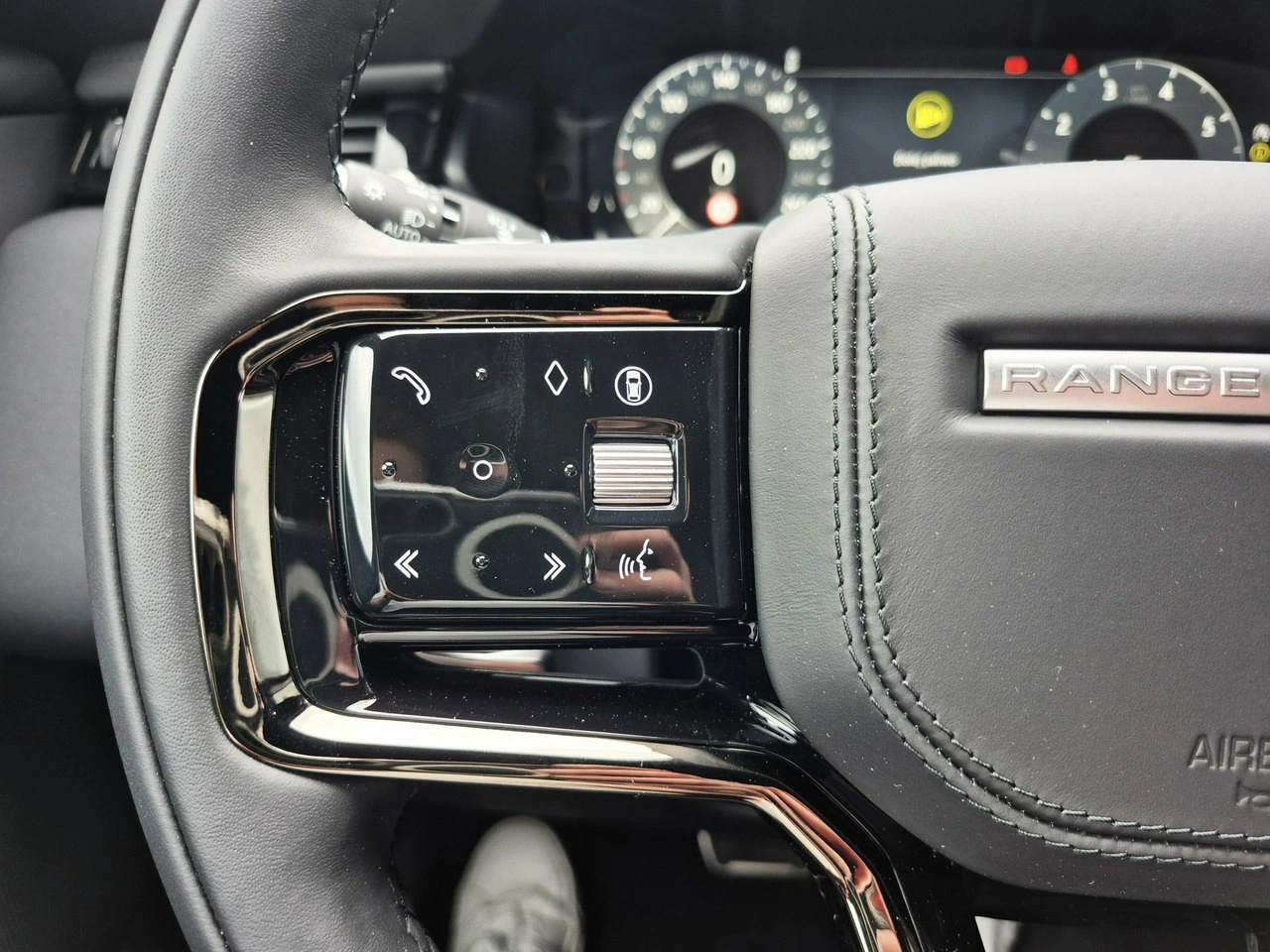 Land Rover Range Rover Velar - Zdjęcie 28