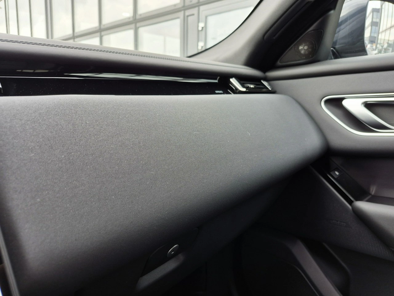 Land Rover Range Rover Velar - Zdjęcie 38