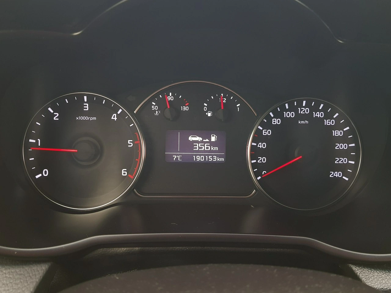 Kia Carens - Zdjęcie 21