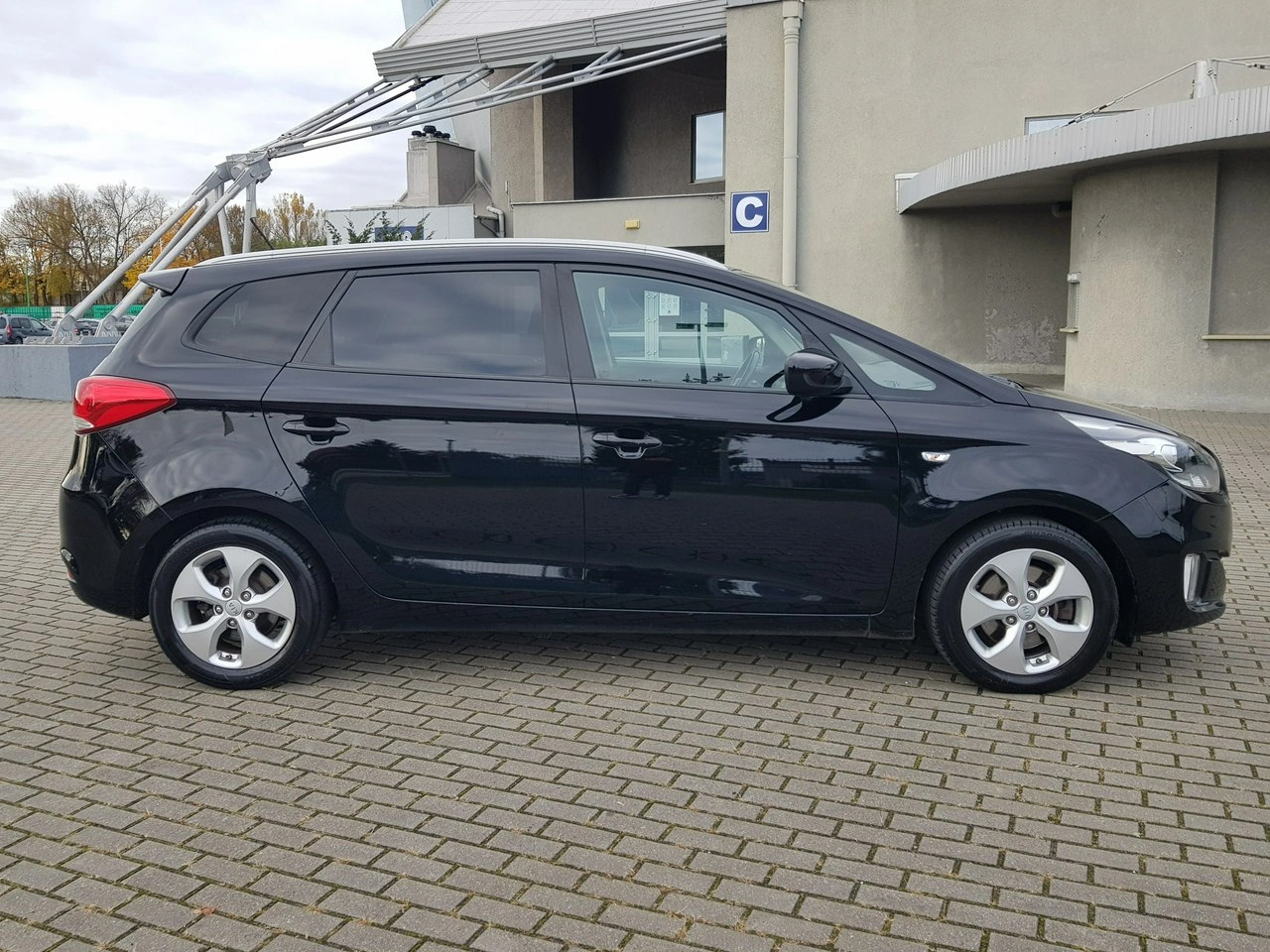 Kia Carens - Zdjęcie 3