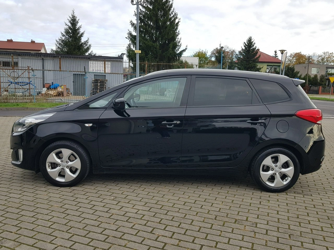 Kia Carens - Zdjęcie 7
