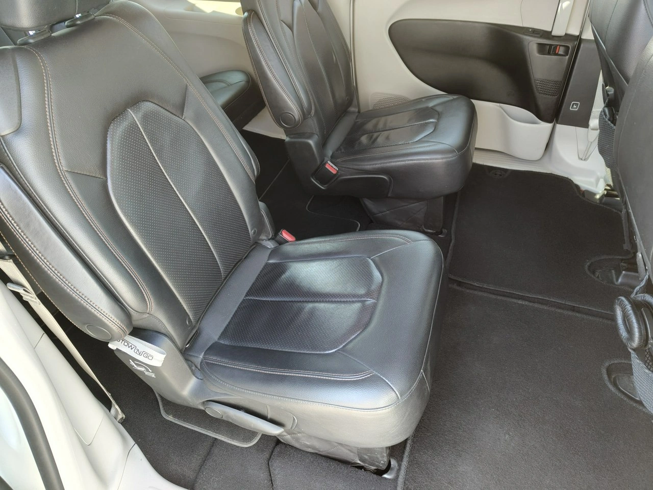 Chrysler Pacifica - Zdjęcie 13