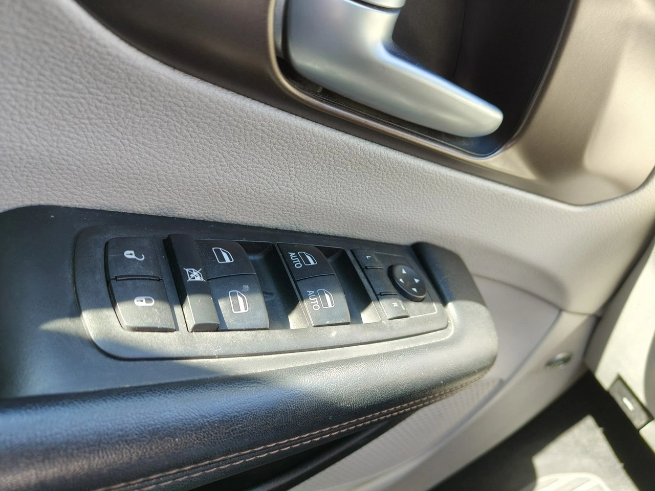 Chrysler Pacifica - Zdjęcie 20