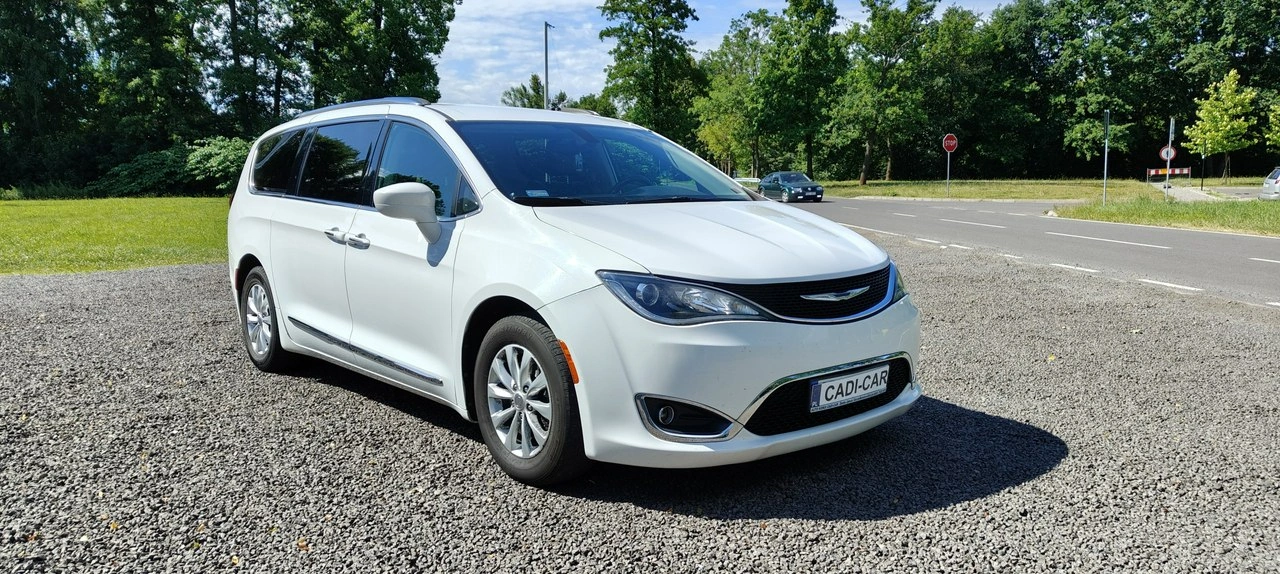 Chrysler Pacifica - Zdjęcie 2