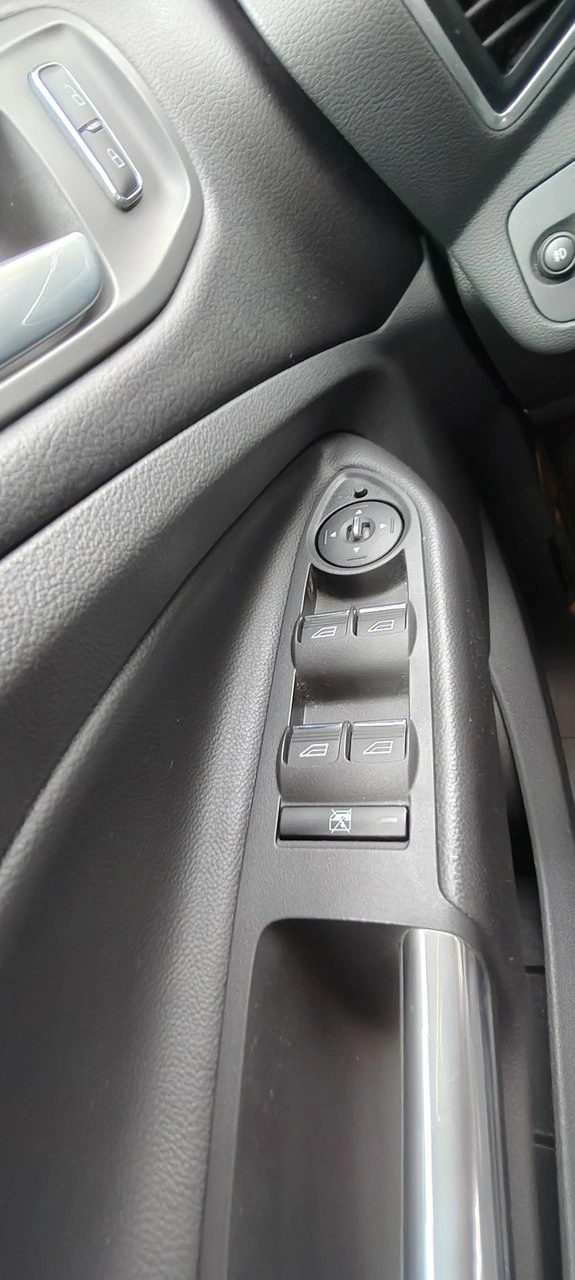 Ford Kuga - Zdjęcie 15