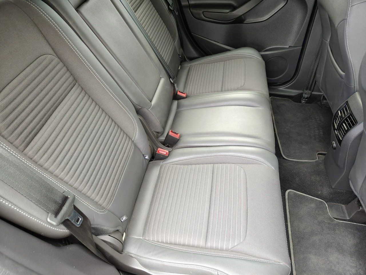 Ford Kuga - Zdjęcie 11