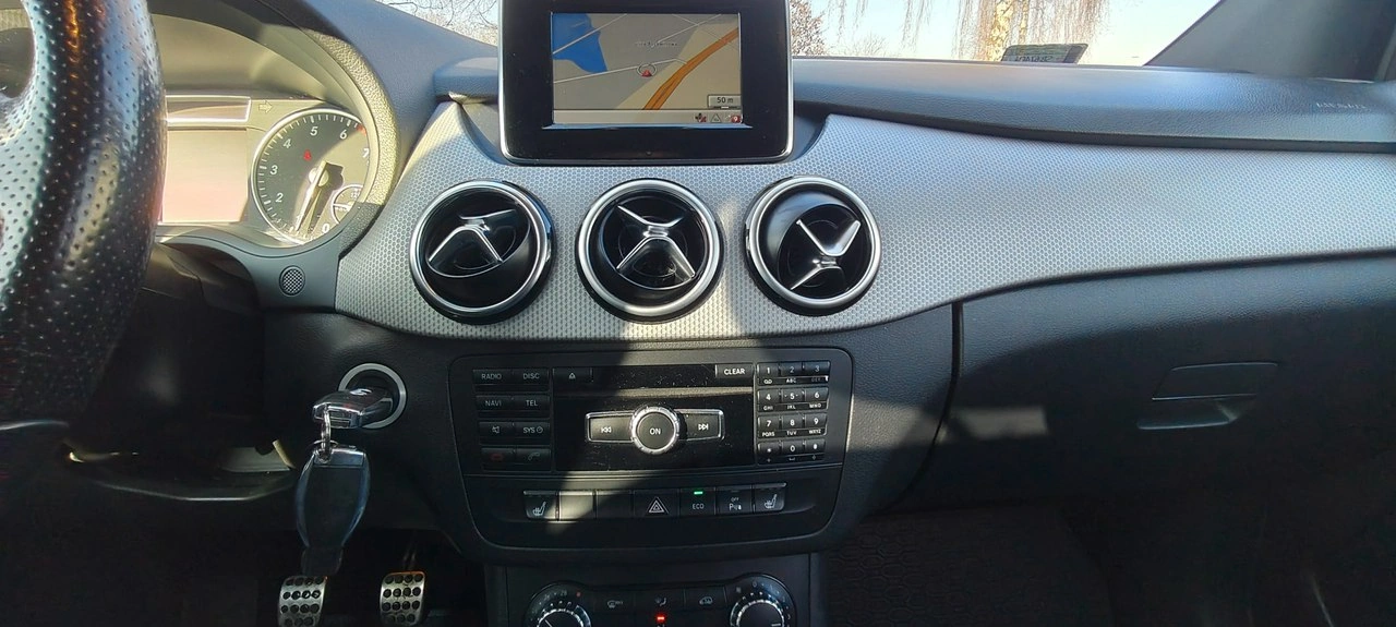 Mercedes B 180 - Zdjęcie 9