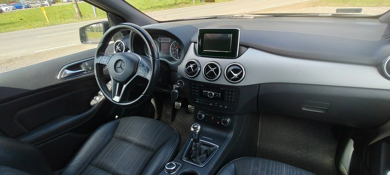 Mercedes B 180 - Zdjęcie 8