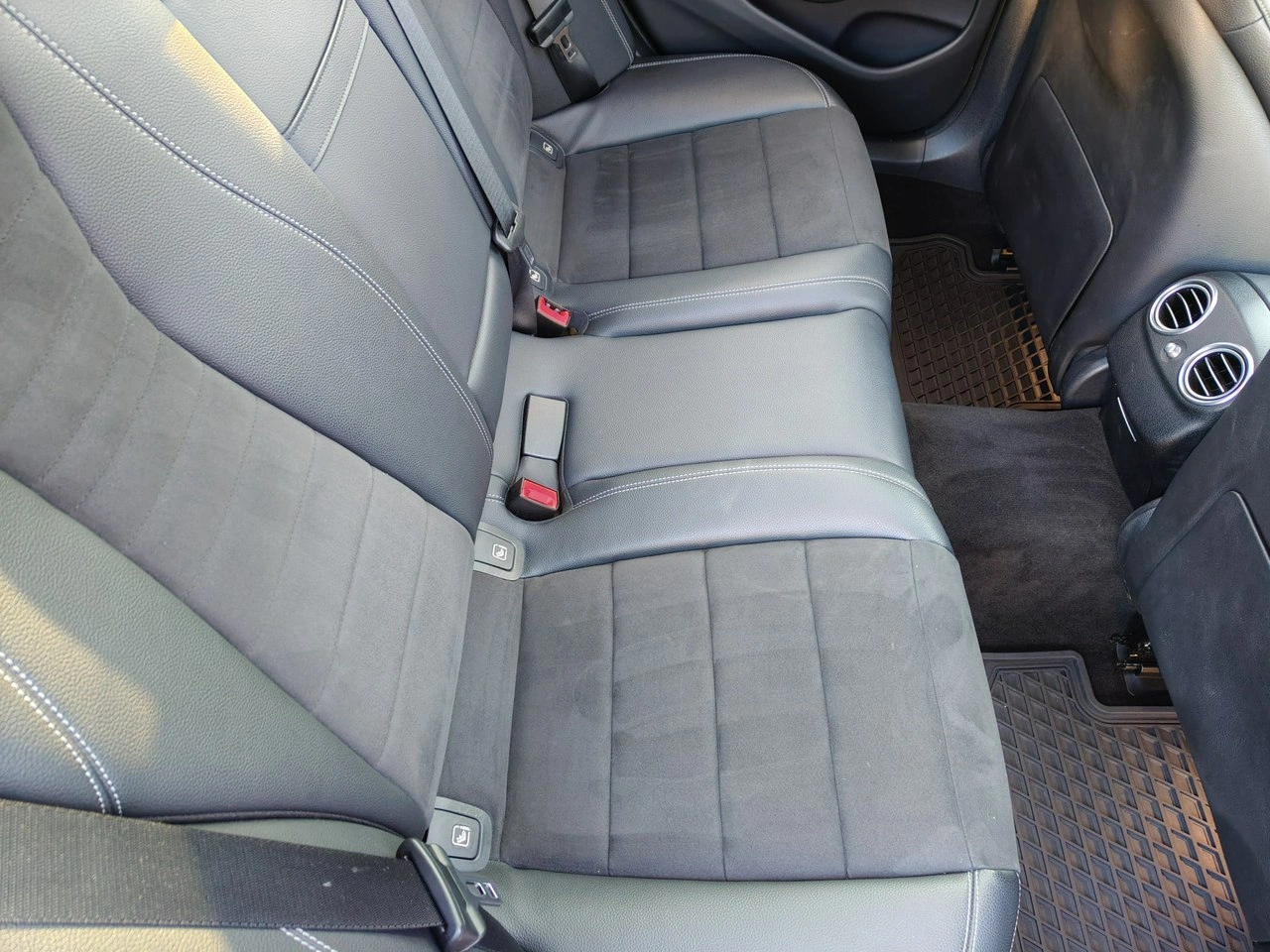 Mercedes E 220 - Zdjęcie 13