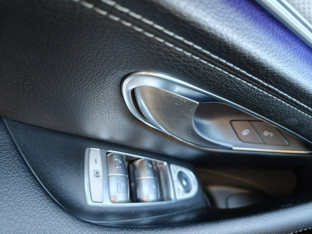 Mercedes E 220 - Zdjęcie 18