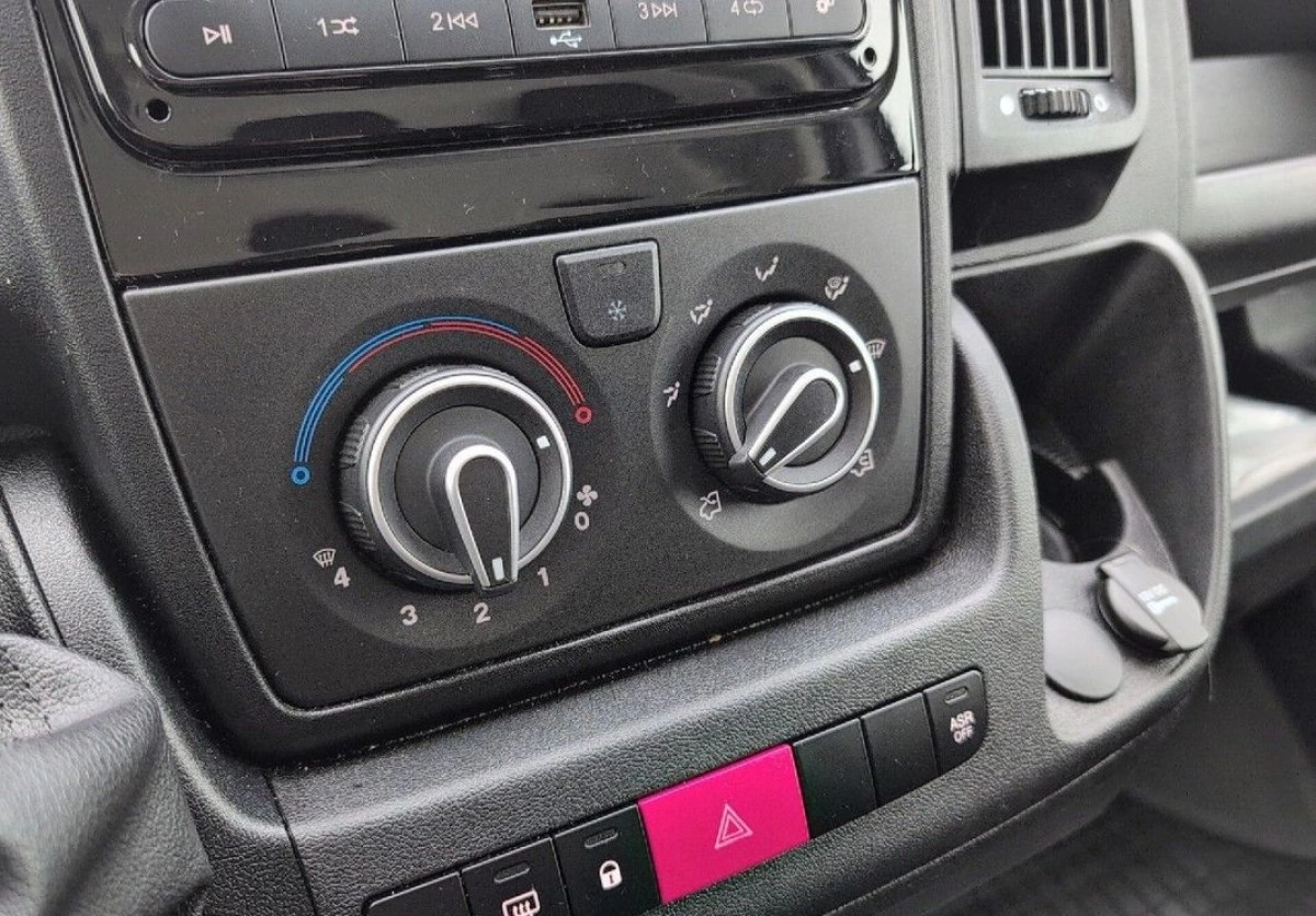 Opel Movano - Zdjęcie 17