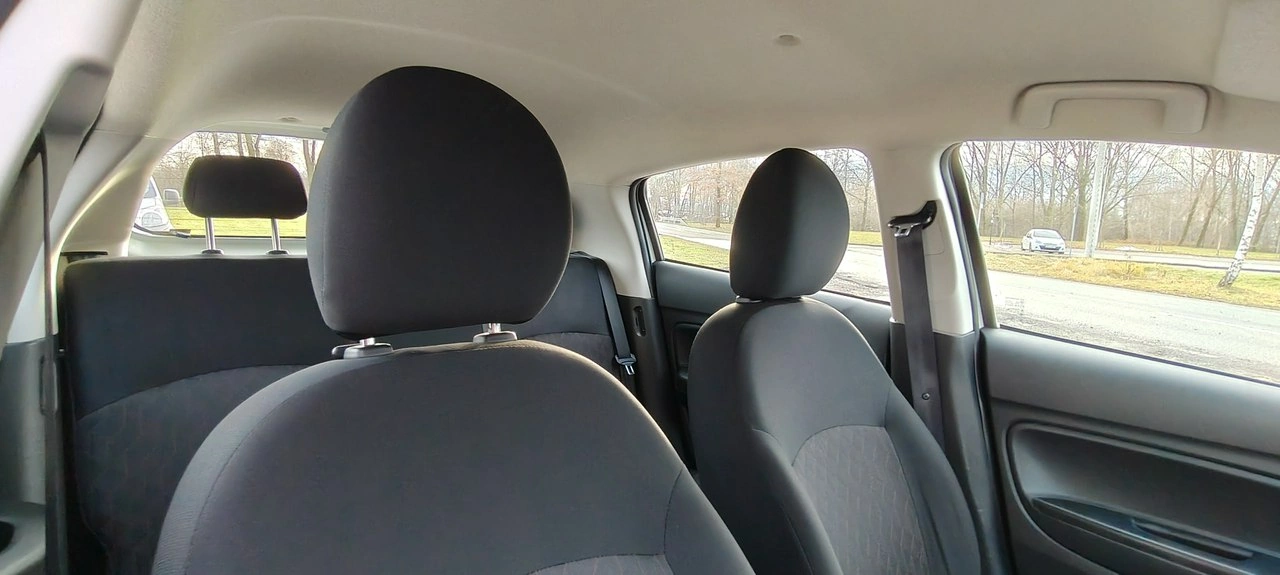 Mitsubishi Space Star - Zdjęcie 12