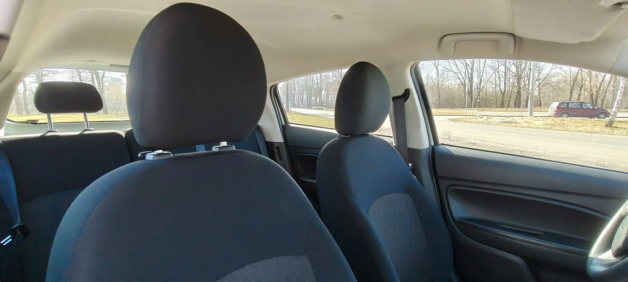 Mitsubishi Space Star - Zdjęcie 12