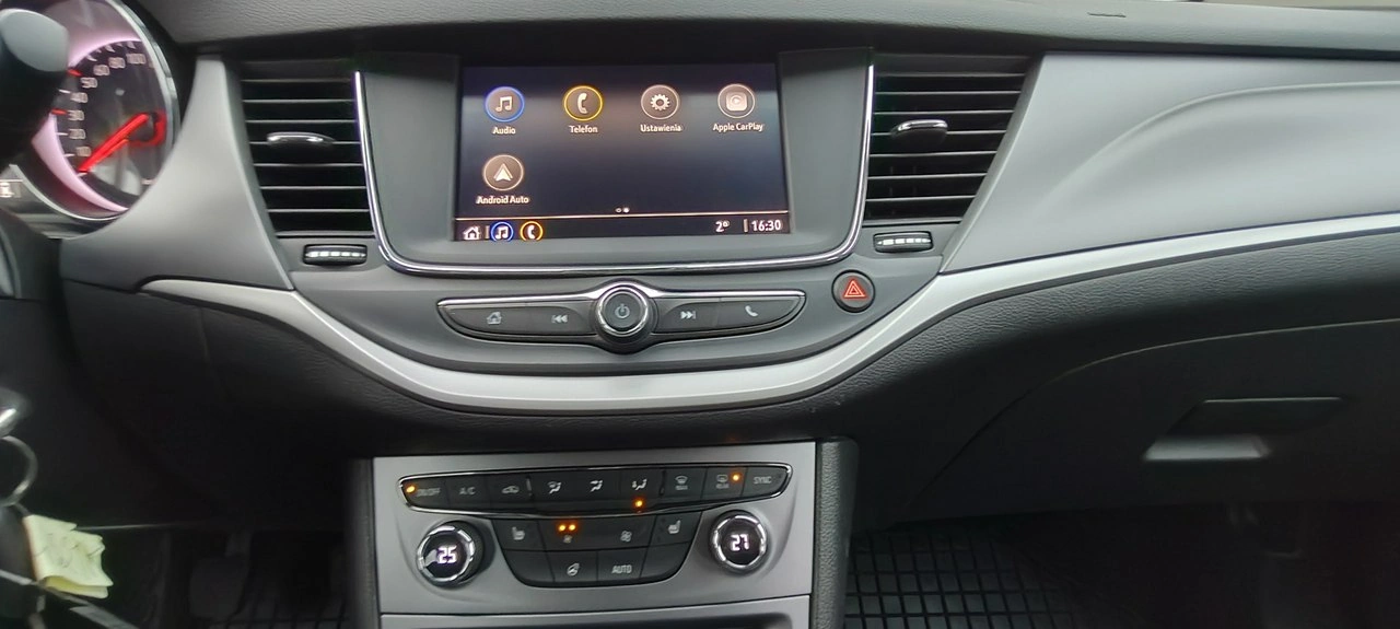 Opel Astra - Zdjęcie 9