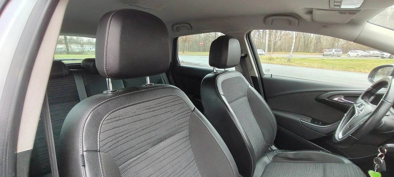 Opel Astra - Zdjęcie 11