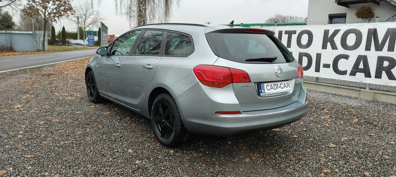 Opel Astra - Zdjęcie 5