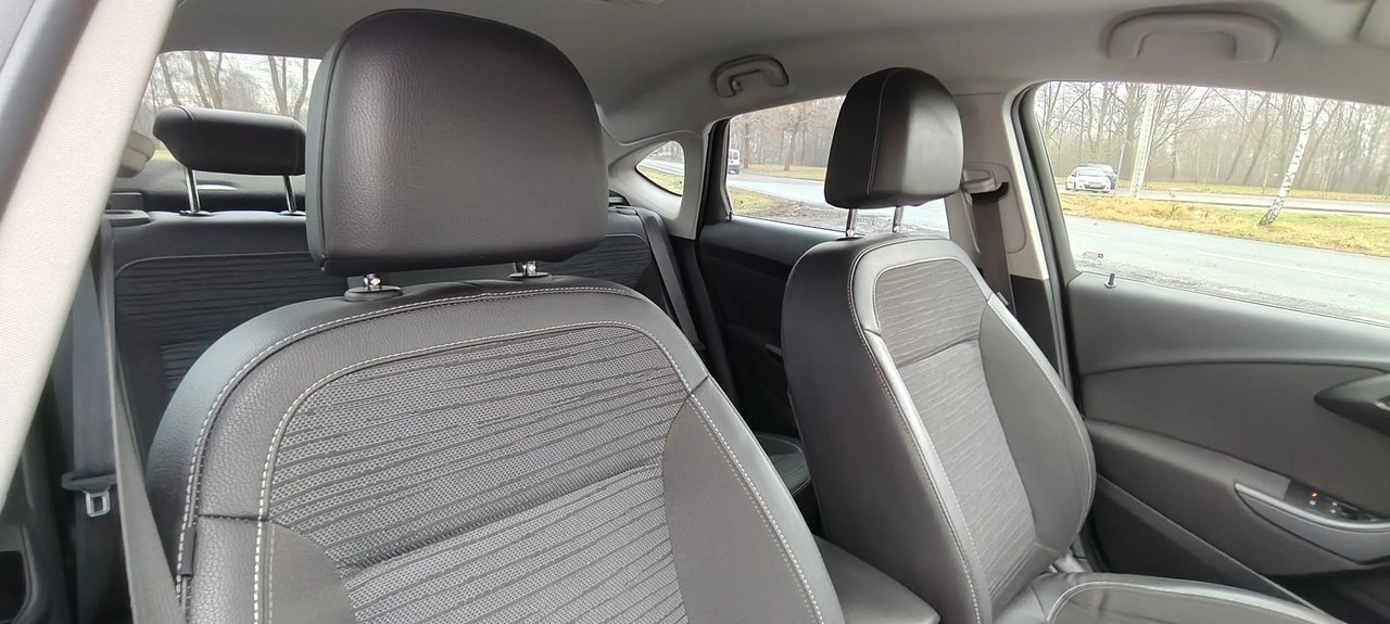 Opel Astra - Zdjęcie 12