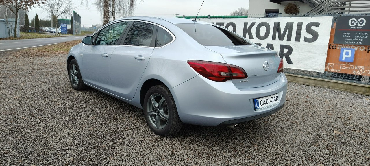 Opel Astra - Zdjęcie 5